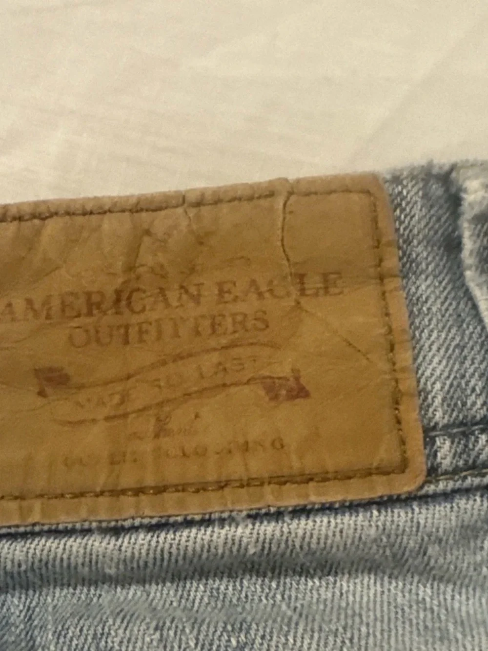 America Eagle Women’s Jeans Bellbottoms Size 10 -Long Distressed Y2K, 2000’s